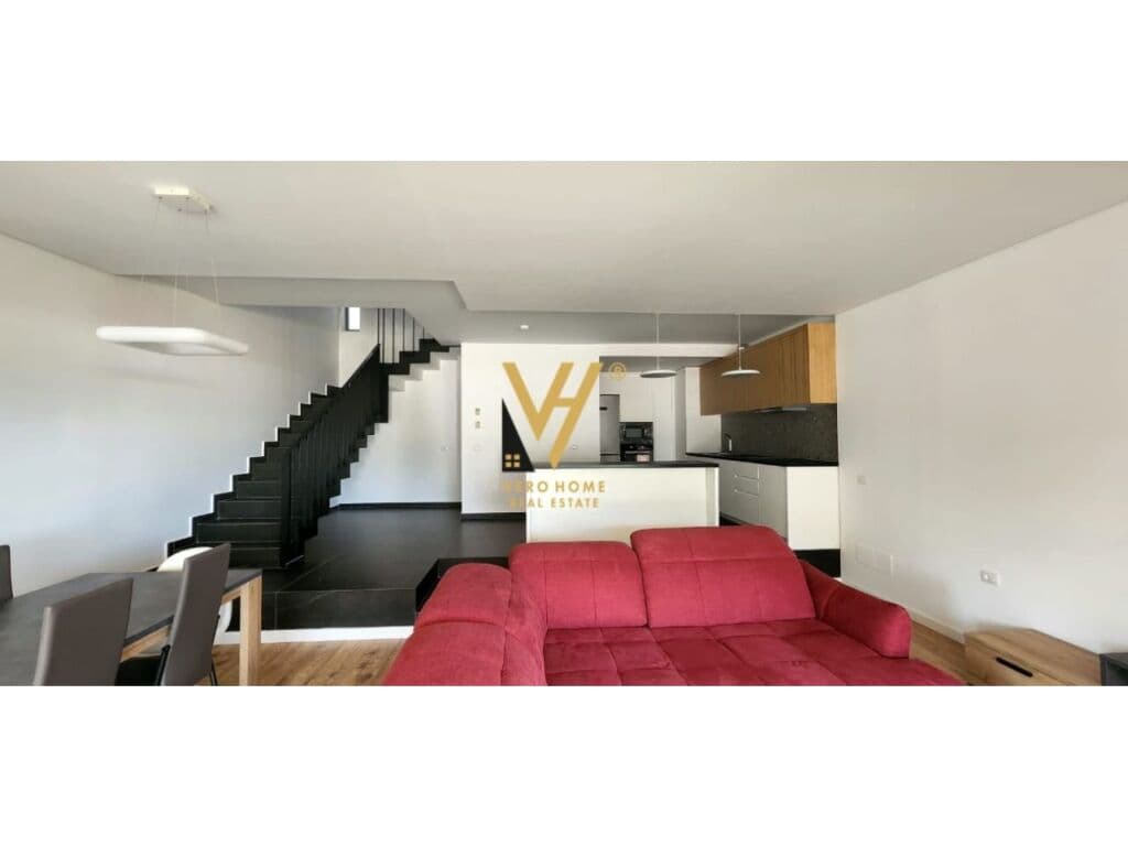 Shitet Vile dy kateshe te Kompleksi Olive Grove , Teg 220 m2 2