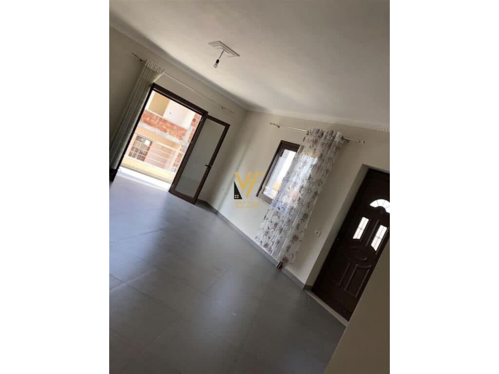Jepet Apartament 2+1+2+ballkon me qera te 5 Maji 115 m2 2