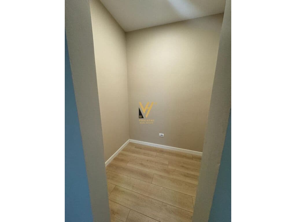 Jepet Zyre me qera te Kompleksi Garden Building , Rruga e Kavajes 165 m2