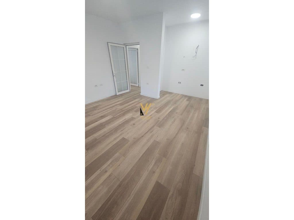SHITET APARTAMENT 1+1+OBORR TE TIRANA E RE 13.000.000 LEKE 2