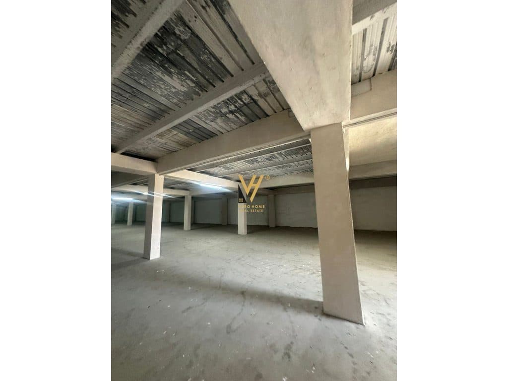 JEPET MAGAZINE 770M2 ME QERA TE AUTOSTRADA TR-DR 1.600 EURO 2