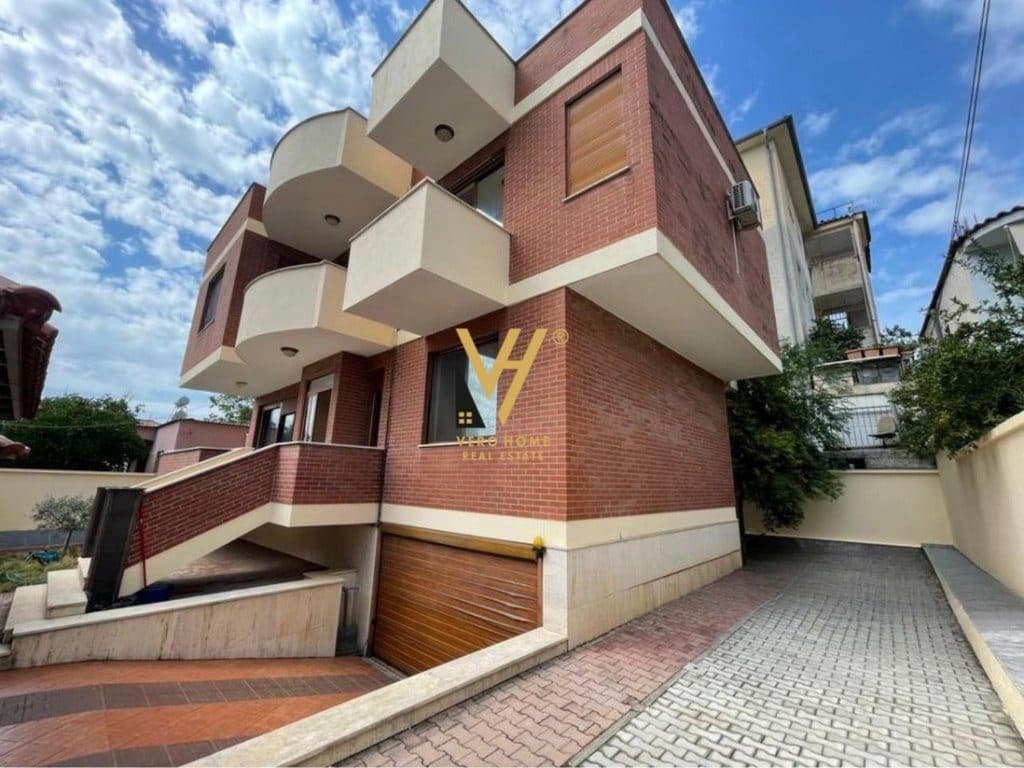 JEPET VILE INDIVIDUALE ME QIRA TE KODRA E PRIFTIT 1.300 EURO