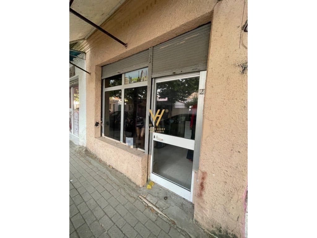 JEPET AMBIENT BIZNESI 44 M2 ME QIRA TE RR.QEMAL STAFA 60.000 LEKE