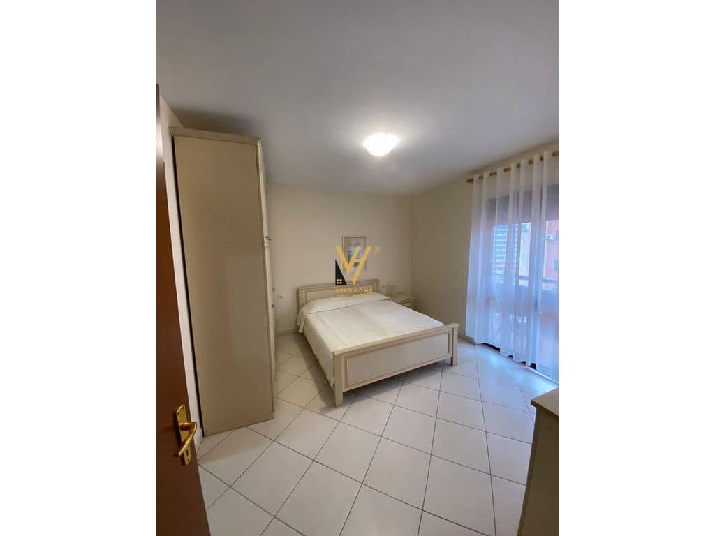 JEPET APARTAMENT 2+1+2 ME QIRA TE RRUGA BARRIKADAVE 70.000 LEKE 3