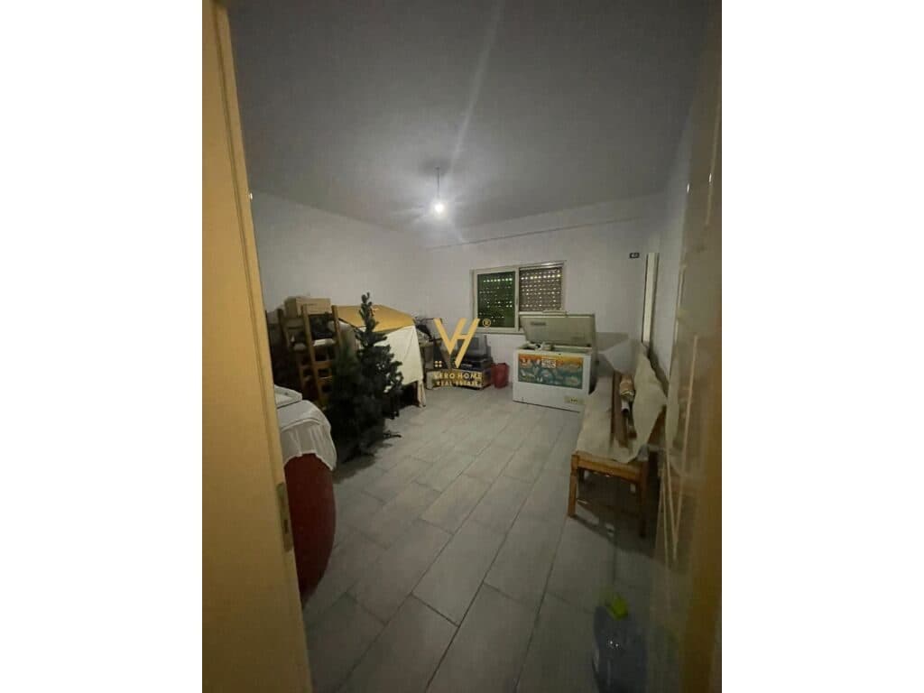 Jepet Apartament 3+1+2+ballkon me qera te Kodra e Diellit 230 m2 2