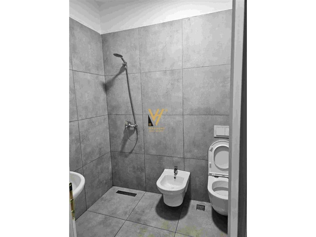 JEPET APARTAMENT 2+1+BLK ME QERA TE 5 MAJI 650 EURO 4