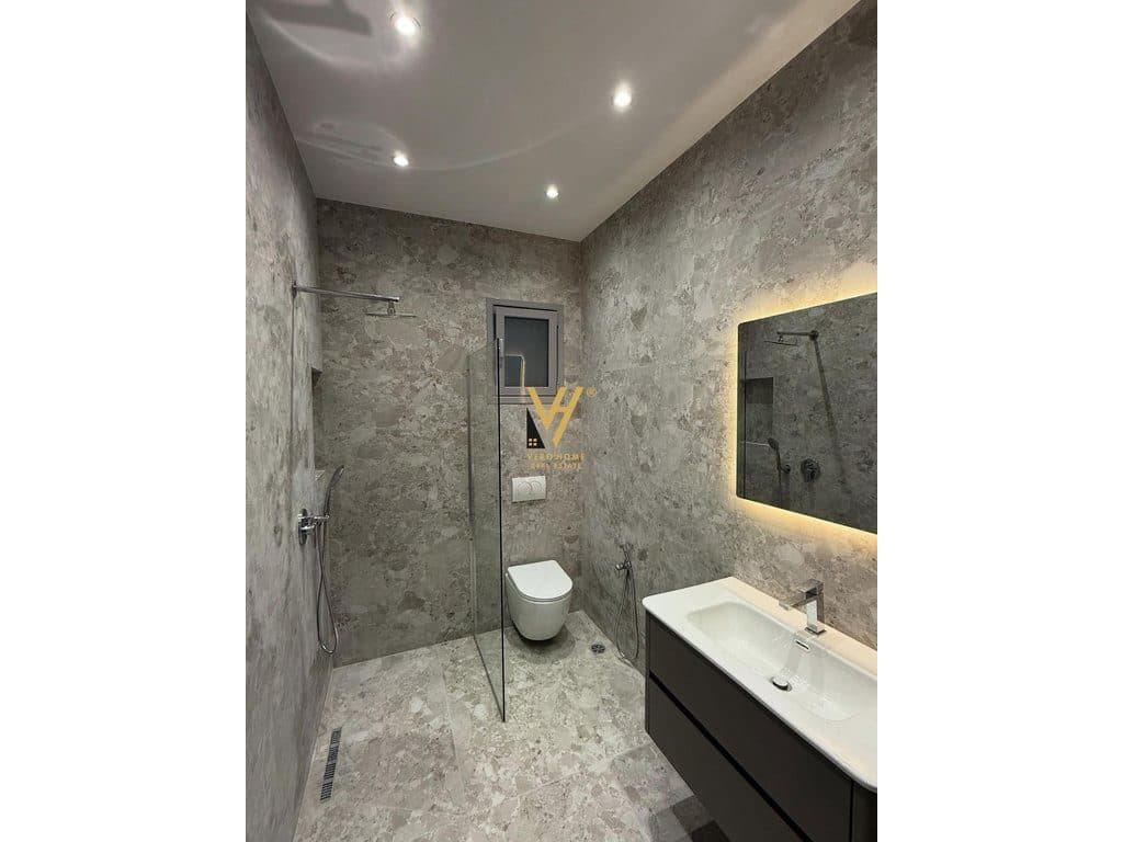 JEPET APARTAMENT 1+1+BLK ME QIRA TE LIQENI FARKES 40.000 LEKE 4