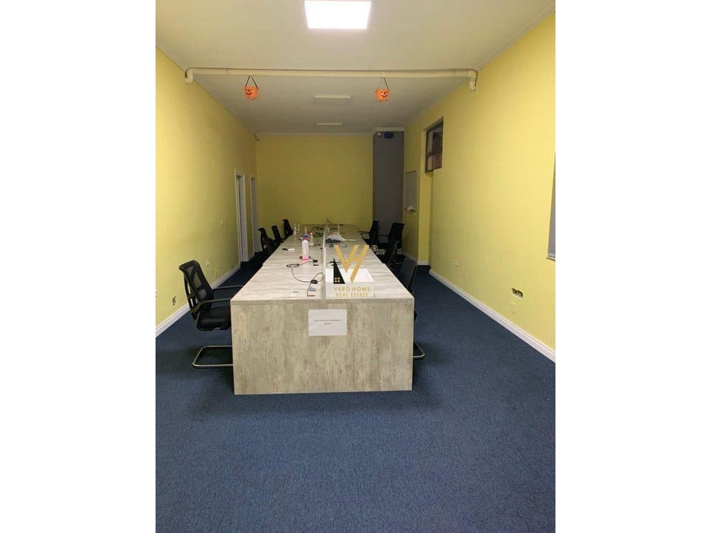 JEPET AMBIENT BIZNESI 200M2 ME QERA NE BLLOK 2.500 EURO