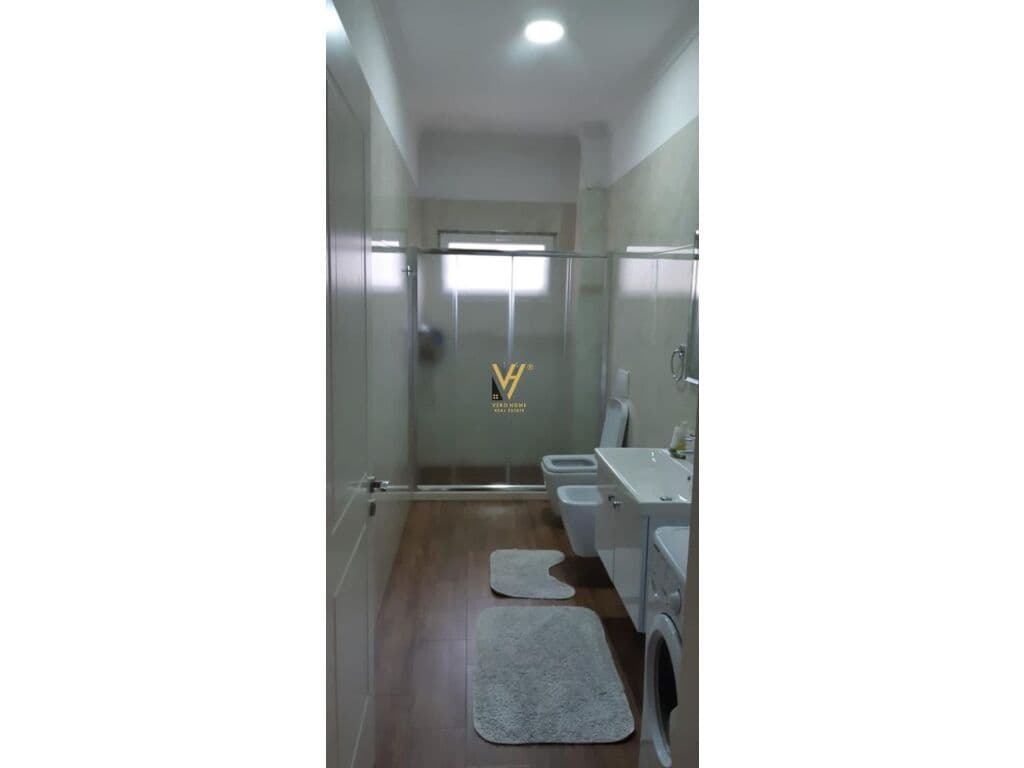 Shitet Apartament 2+1+2+ballkon te Liqeni i Thate 110 m2 2