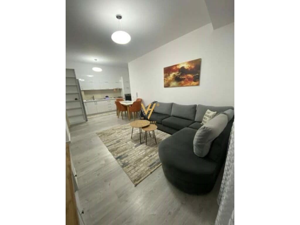 Jepet Apartament 2+1+ballkon me qera te Pazari i Ri 85 m2 4