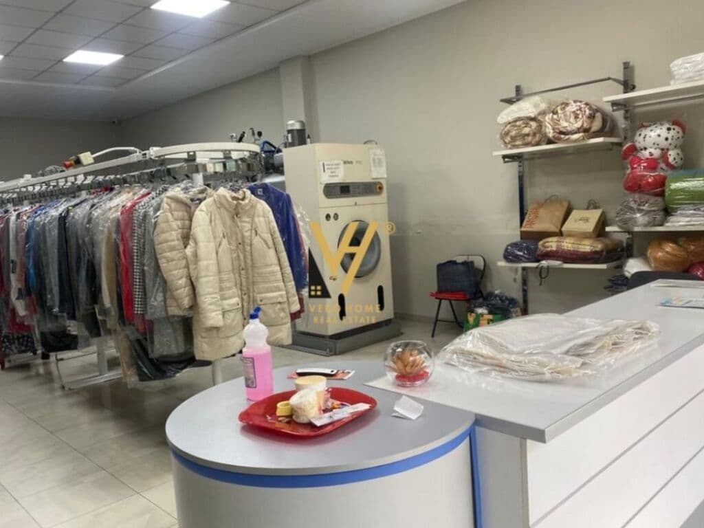 Shitet dyqan te Komuna e Parisit 100 m2 3