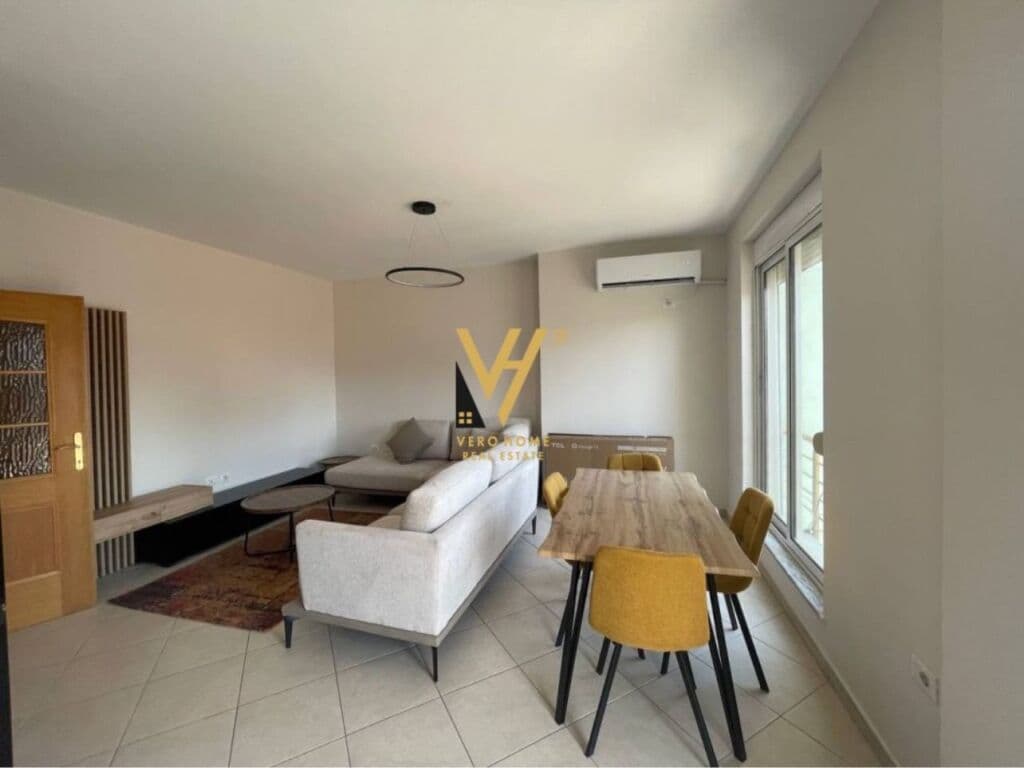 Jepet Apartament 2+1+2+ballkon me qera te Rruga e Kavajes 110 m2