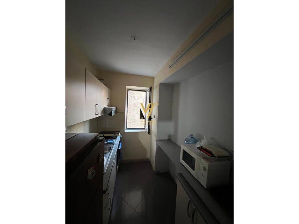 SHITET APARTAMENT 3+1 TE RRUGA FORTUZI 25.000.000 LEKE 2