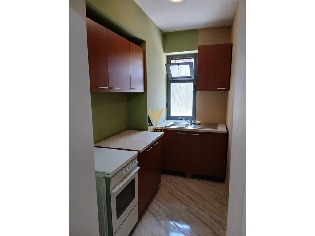 JEPET GARSIONERE 45 M2 ME QIRA TE RR.HOXHA TAHSIM 42.000 LEKE 3