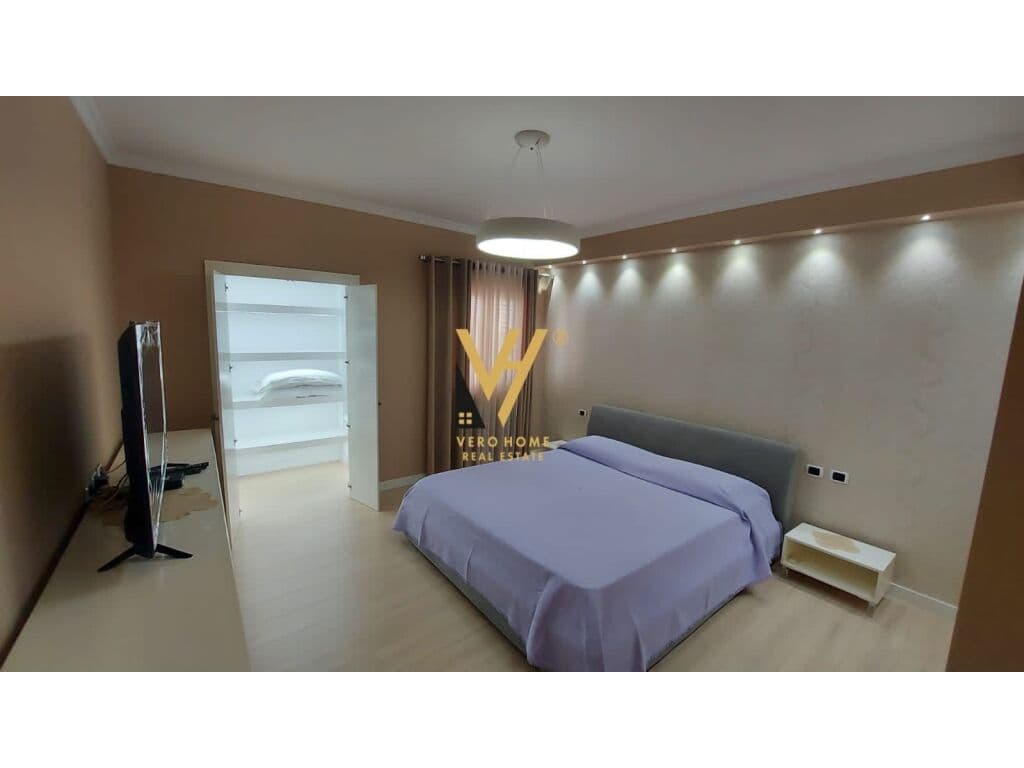 Jepet Apartament 2+1+2+ballkon me qera ne Bllok 150 m2 4