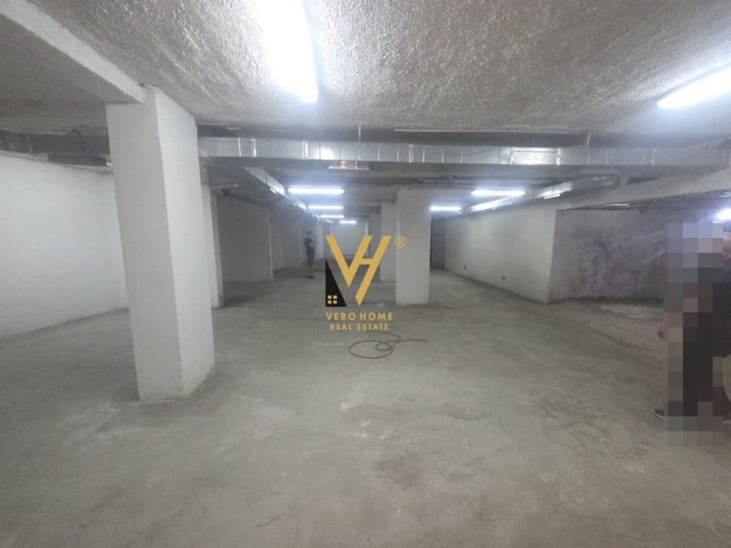 SHITET AMBIENT BIZNESI 350 M2 TE SHKOLLA E KUQE 25.000.000 LEKE 2