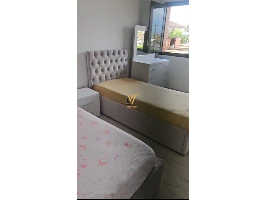 JEPET APARTAMENT 2+1+BLK ME QERA TE STACIONI TRENIT 45.000 LEKE 3