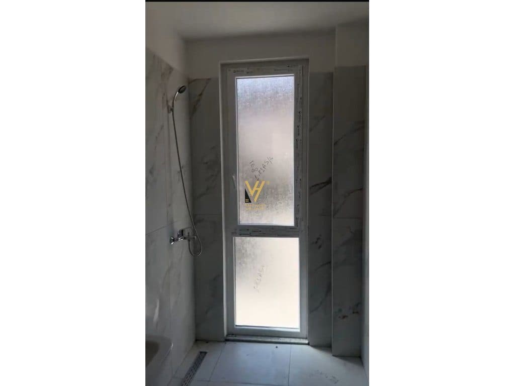 JEPET ZYRE 100 M2 ME QERA NE PASKUQAN 45.000 LEKE 4