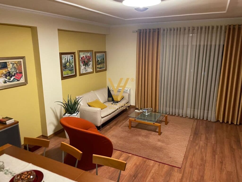 Jepet Apartament 2+1+2+ballkon me qera te Ish Blloku 120 m2 3