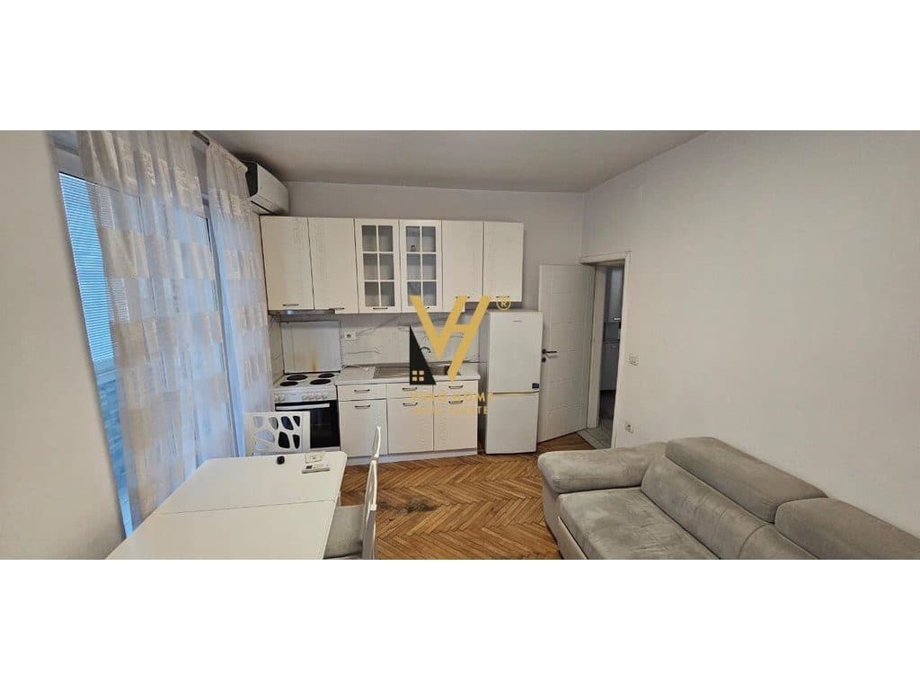 JEPET APARTAMENT 1+1+BLK ME QIRA RRUGA E BARRIKADAVE 600 EURO 2