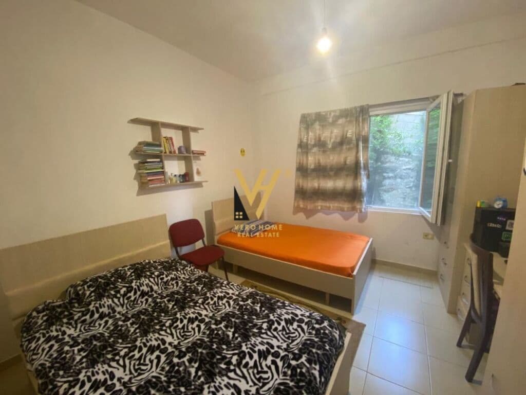 Jepet hyrje e nje vile 3+1+2+blk me qera ne Sauk 130 m2 4
