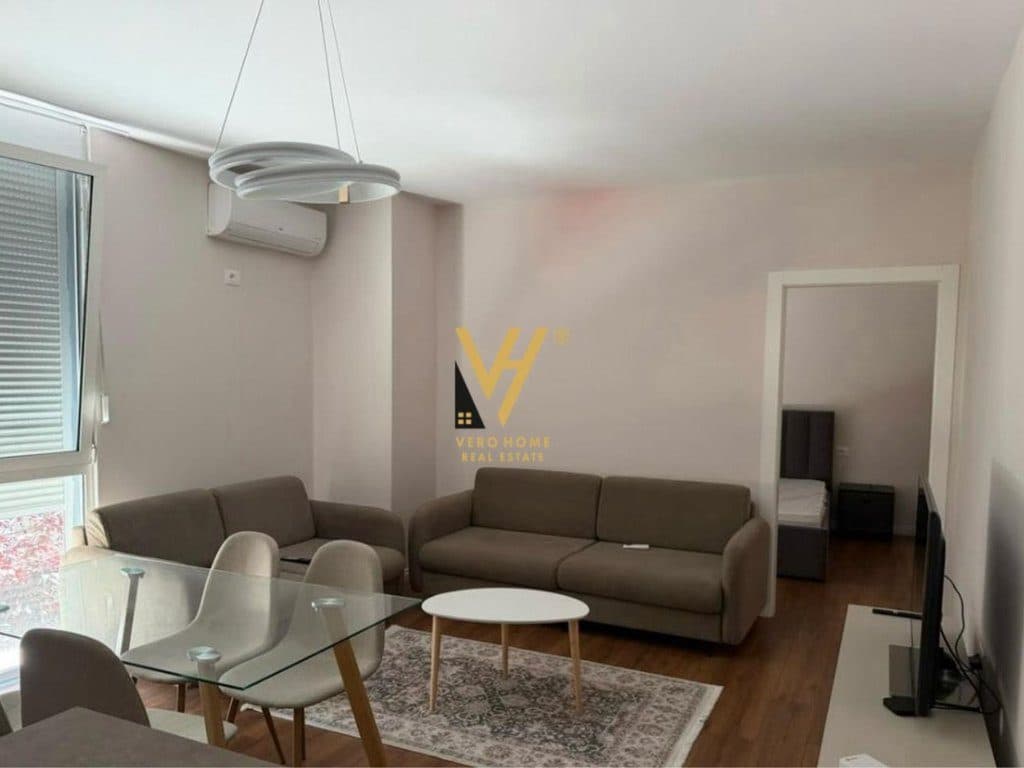 JEPET APARTAMENT 2+1+BLK ME QERA TE RRUGA E BARRIKADAVE 750 EURO