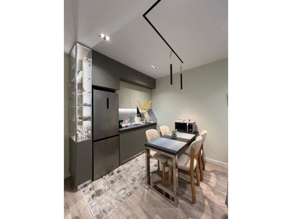 JEPET APARTAMENT 1+1+BLK ME QERA NE QENDER 870 EURO 2
