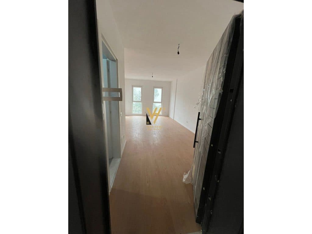 JEPET ZYRE 56 M2 ME QERA TE UNIVERS CITY 380 EURO