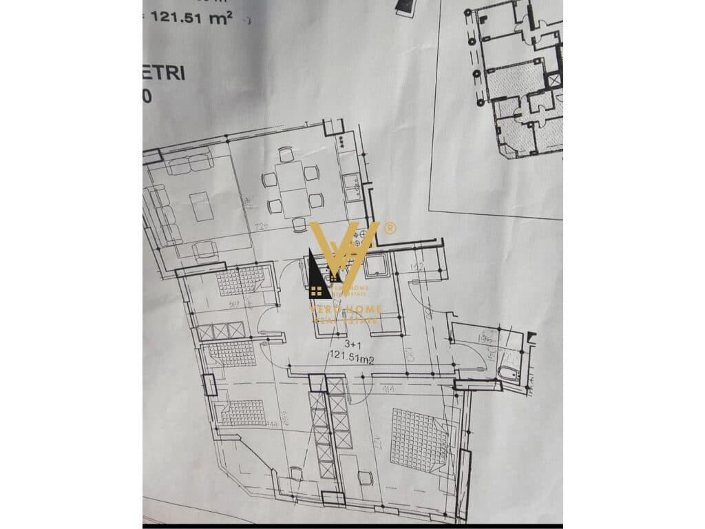 JEPET ZYRE 122 M2 ME QERA TE RRUGA ELBASANIT 1.300 EURO 3