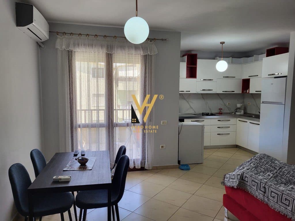JEPET APARTAMENT 2+1+2 ME QERA TE KOPSHTI BOTANIK 650 EURO 3