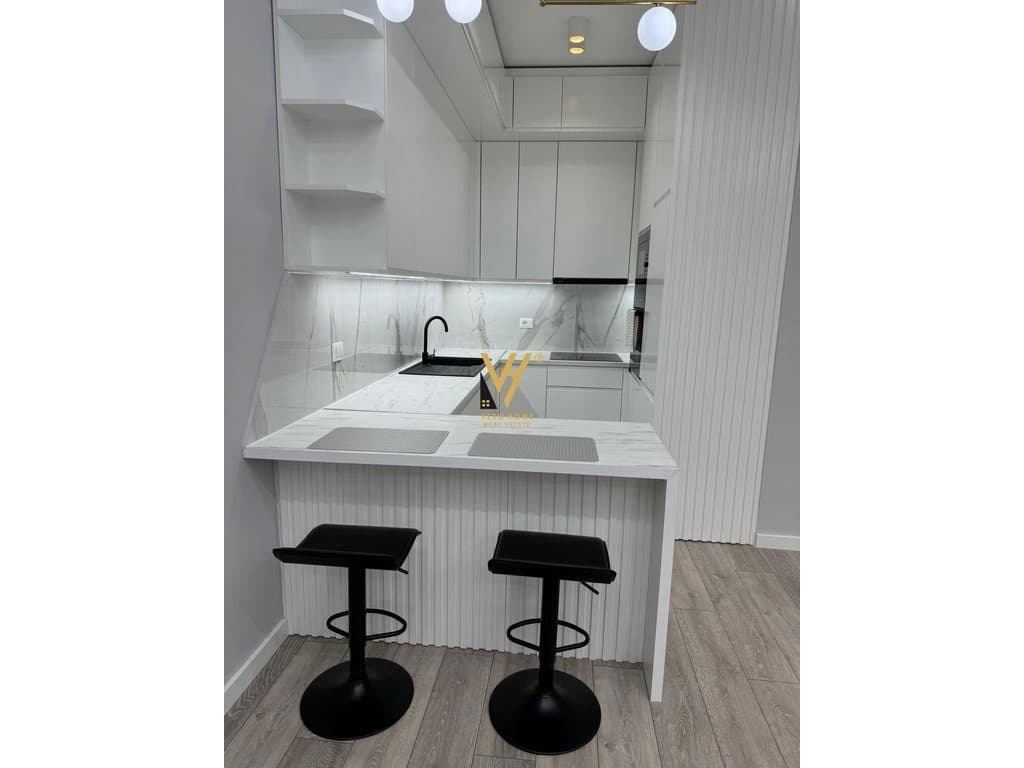 JEPET APARTAMENT 2+1 ME QIRA NE VLORE 90.000 LEKE 2