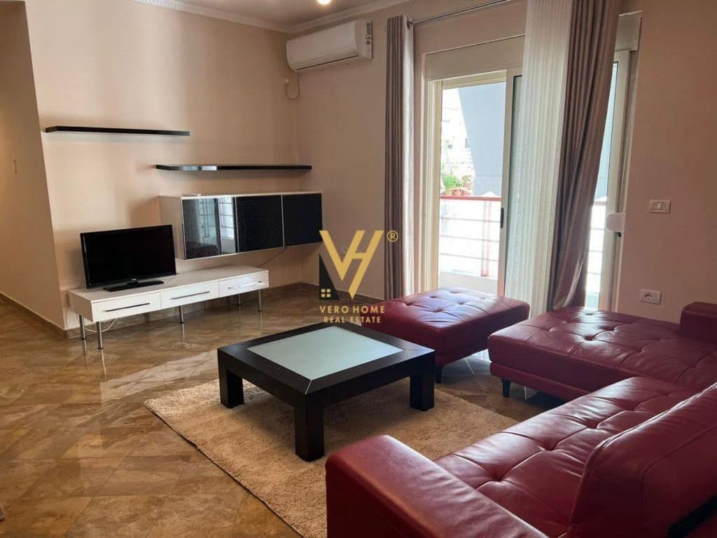 JEPET APARTAMENT 2+1+2+3 BLK ME QERA TE LIQENI THATE 650 EURO 3