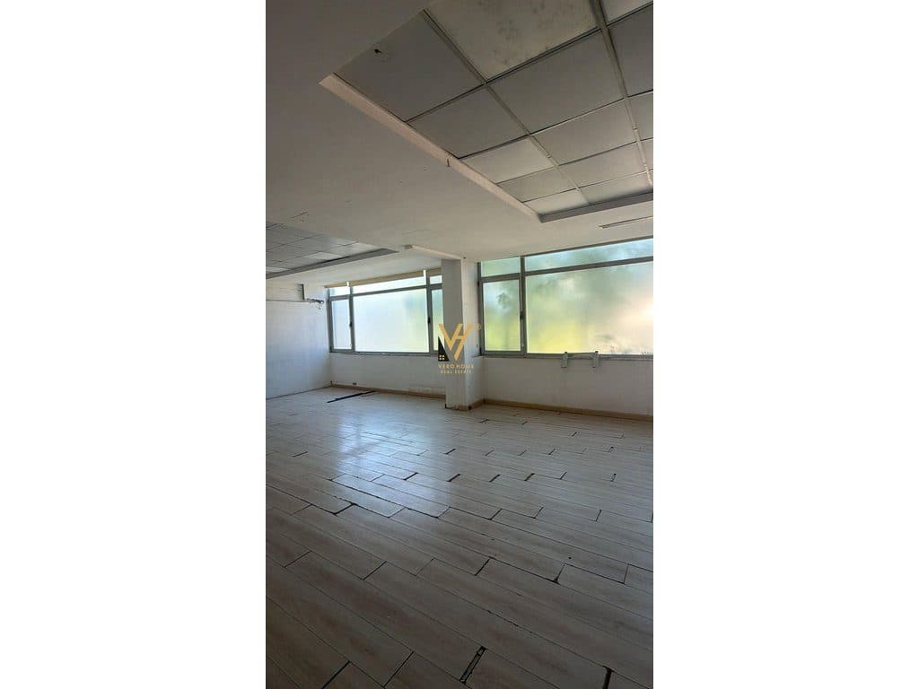JEPET AMBIENT BIZNESI 330 M2 ME QIRA NE BLLOK 4.500 EURO 3