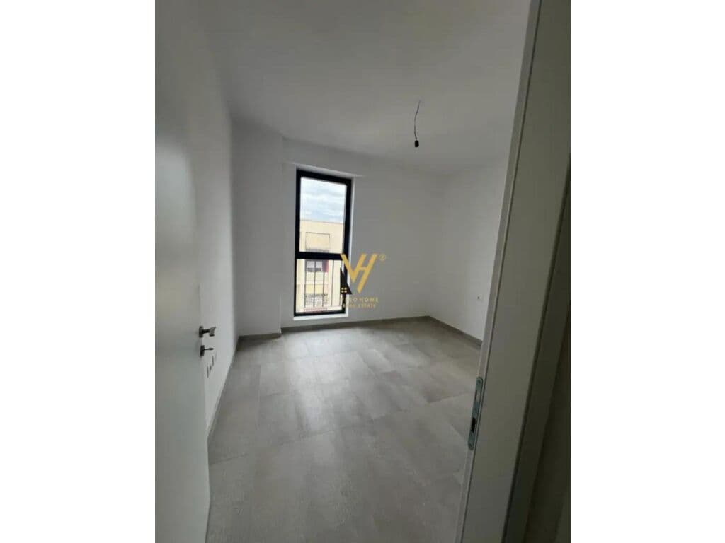 Jepet Zyre me qera te Komuna e Parisit 110 m2 4