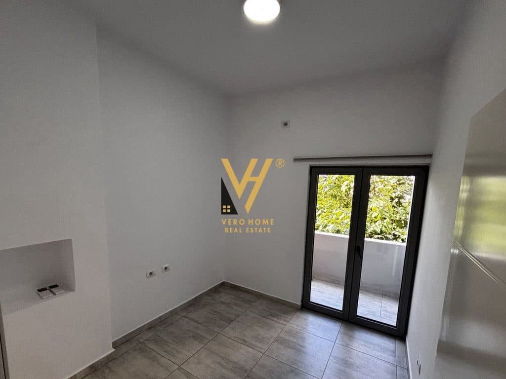 JEPET ZYRE 75 M2 TE RRUGA E DIBRES 500 EURO 4