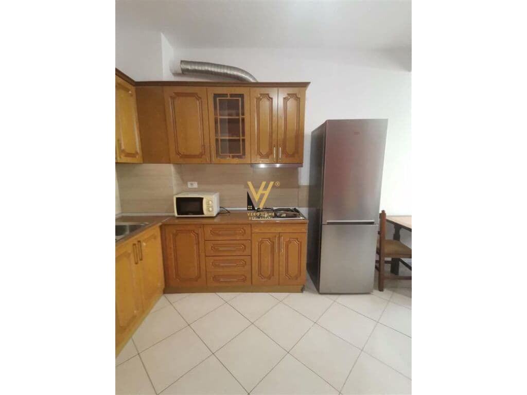Jepet Apartament 2+1+ballkon me qera te Shkolla e Baletit 85 m2