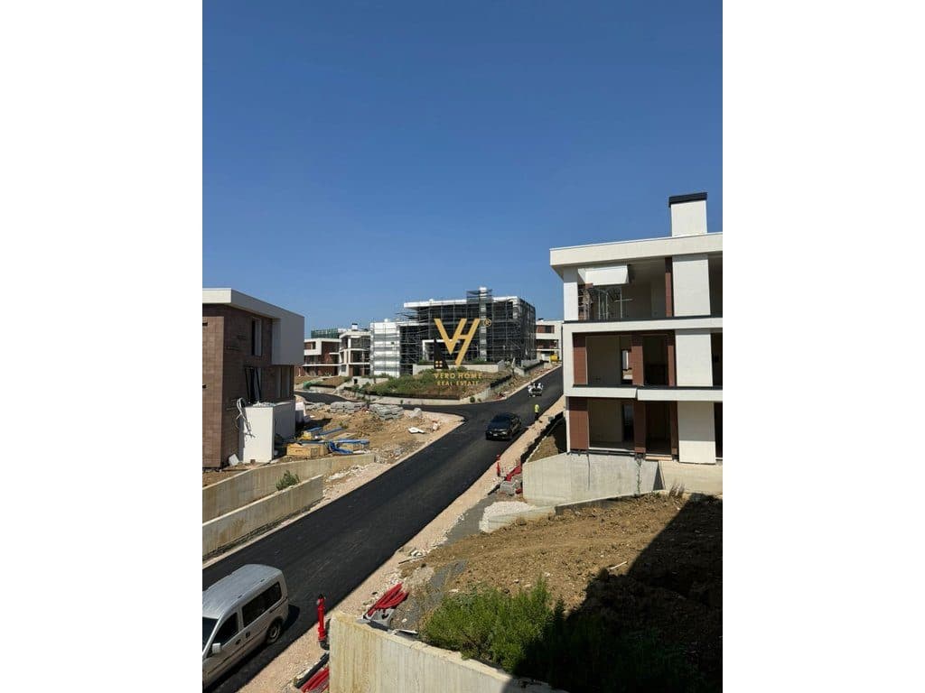 SHITET APARTAMENT 2+1+2 NE MJULL BATHORE 295.000 EURO 1