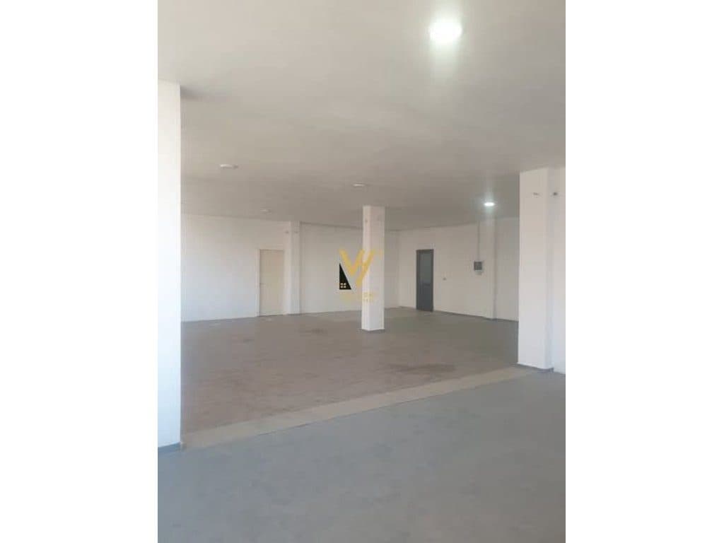 JEPET ZYRE 170 M2 ME QERA NE ASTIR 60.000 LEKE