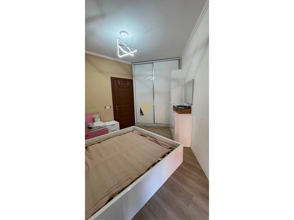 JEPET APARTAMENT 1+1+BLK ME QERA NE BRRYL 60.000 LEKE 4