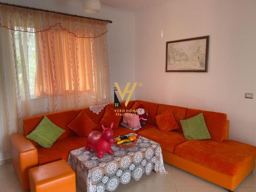 Shitet vile + truall ne Kashar 320 m2