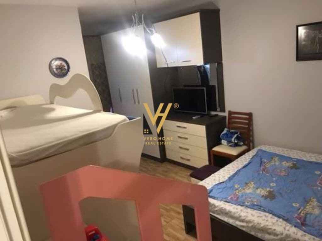 Shitet apartament 2+1+2+post parkimi ne Durres 92 m2 2