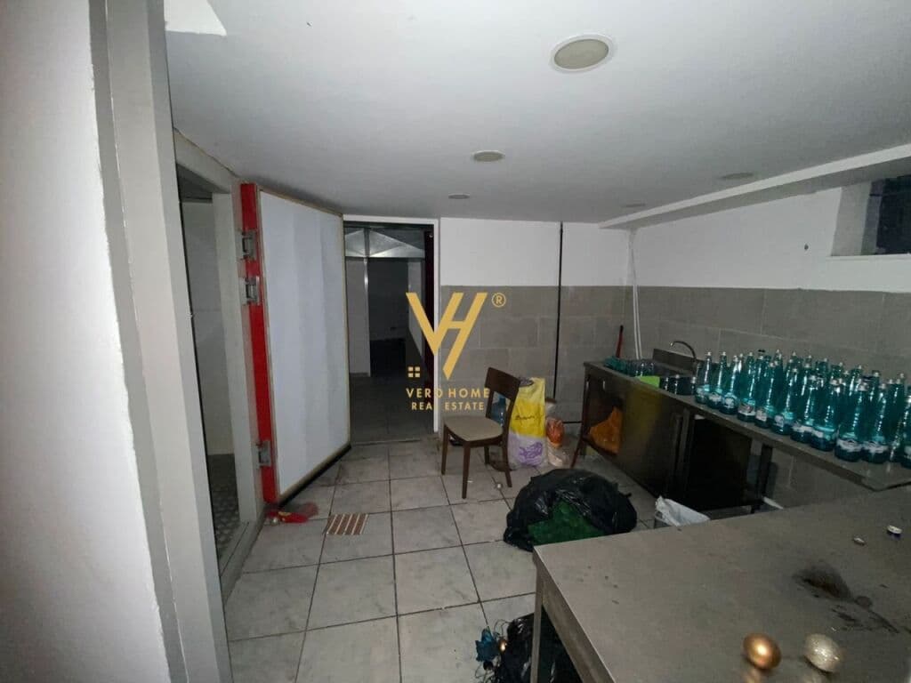 Jepet Restorant me qera te Blloku 314 m2 4