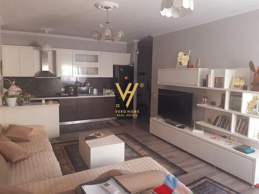 SHITET APARTAMENT 2+1+BLK TE FRESKU 160.000 EURO