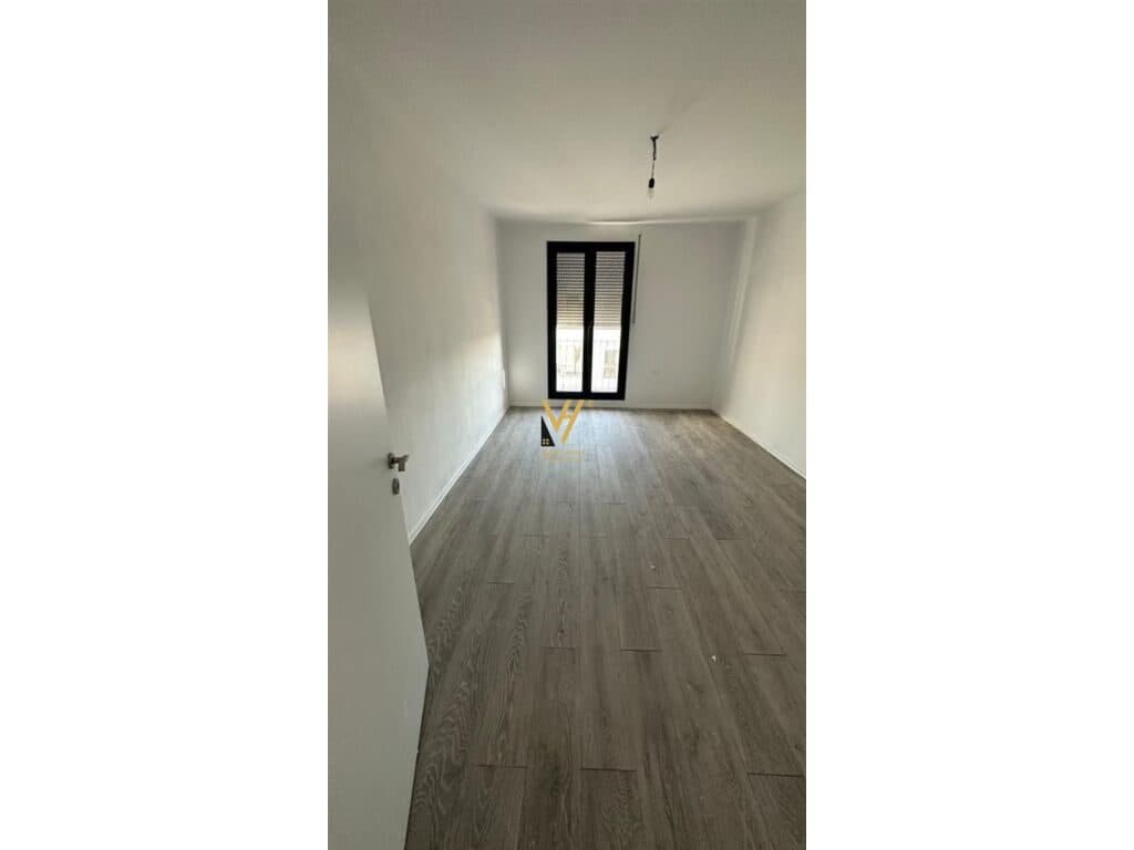 Jepet zyre me qera te Kompleksi Zirkon 97 m2 2