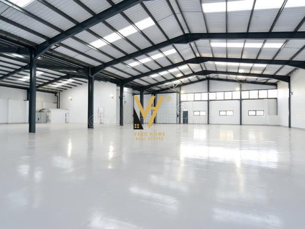 JEPET MAGAZINE 800 M2 ME QIRA NE KOMBINAT 260.000 LEKE