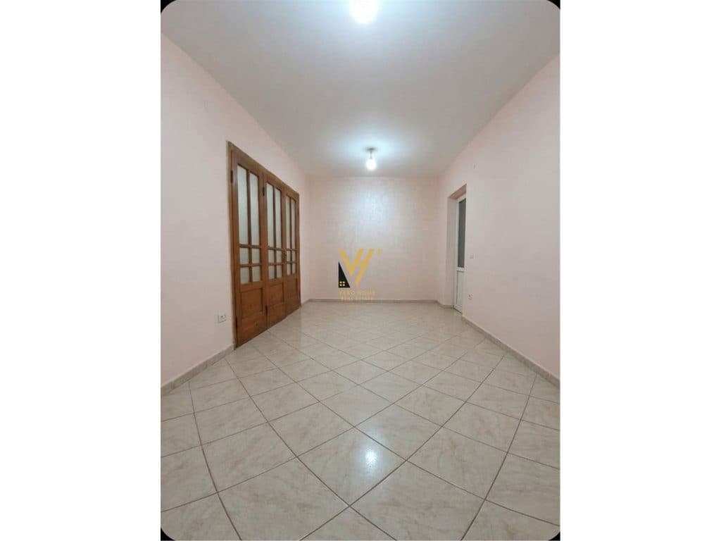 SHITET APARTAMENT 2+1+GARSONIERE TE RR.DURRESIT 200.000 EURO