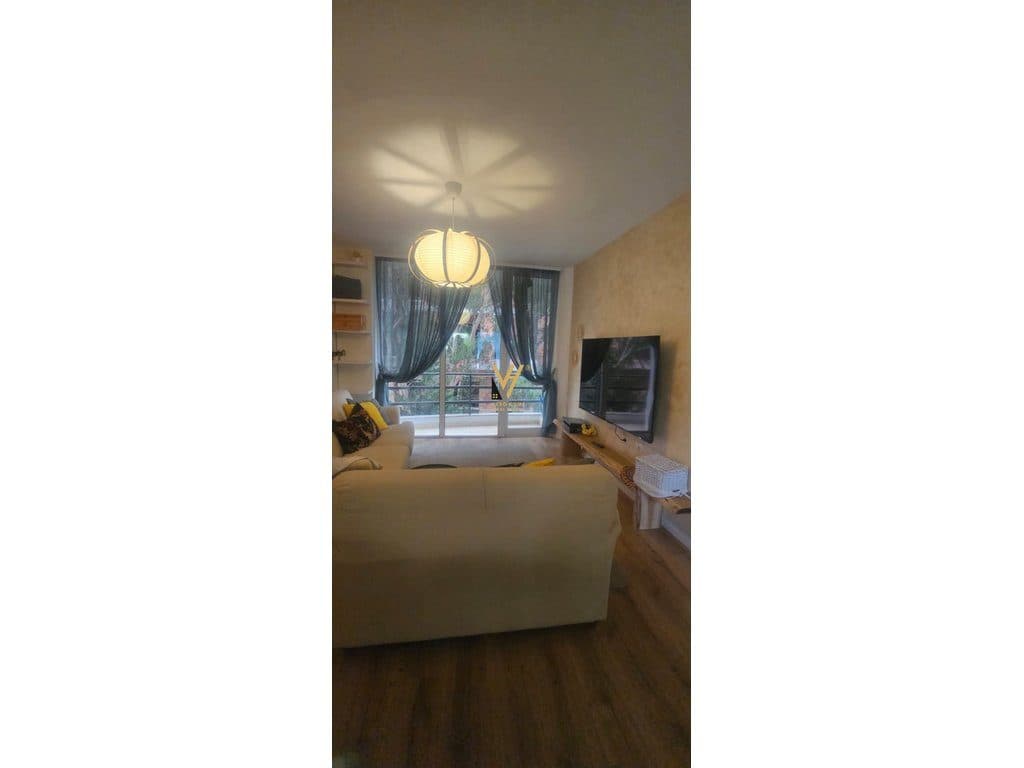 SHITET GARSONIERE 41 M2 NE GOLEM 53.000 EURO