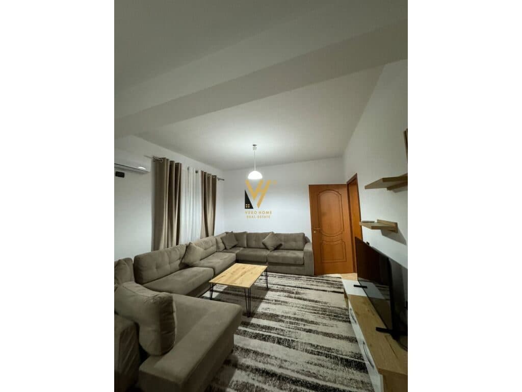 Jepet Apartament 1+1+ballkon me qera te Rruga 5 Maji 90 m2