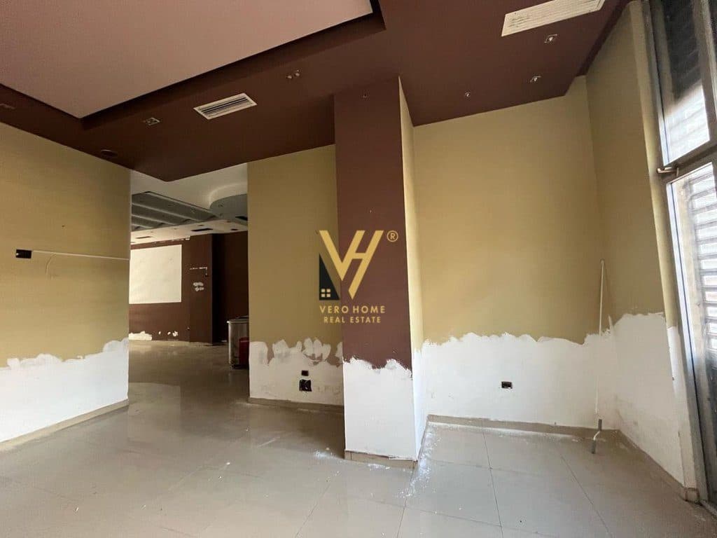 JEPET DYQAN 100 M2 ME QERA TE KOLOSSEO PRANE RRUGES E DURRESIT 80.000 LEKE 2