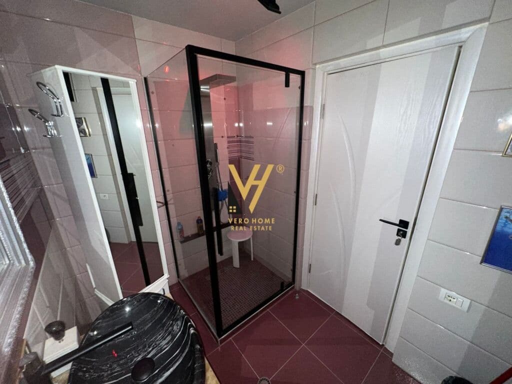 Jepet Apartament 2+1+2 me qera te Ish Blloku 101 m2 3